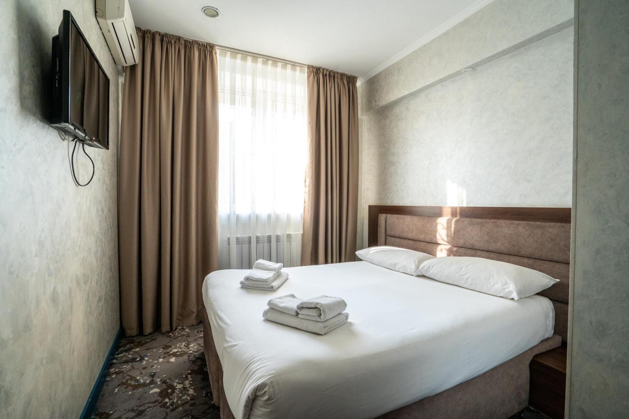 Hotel Mildom Express à Almaty Extérieur photo