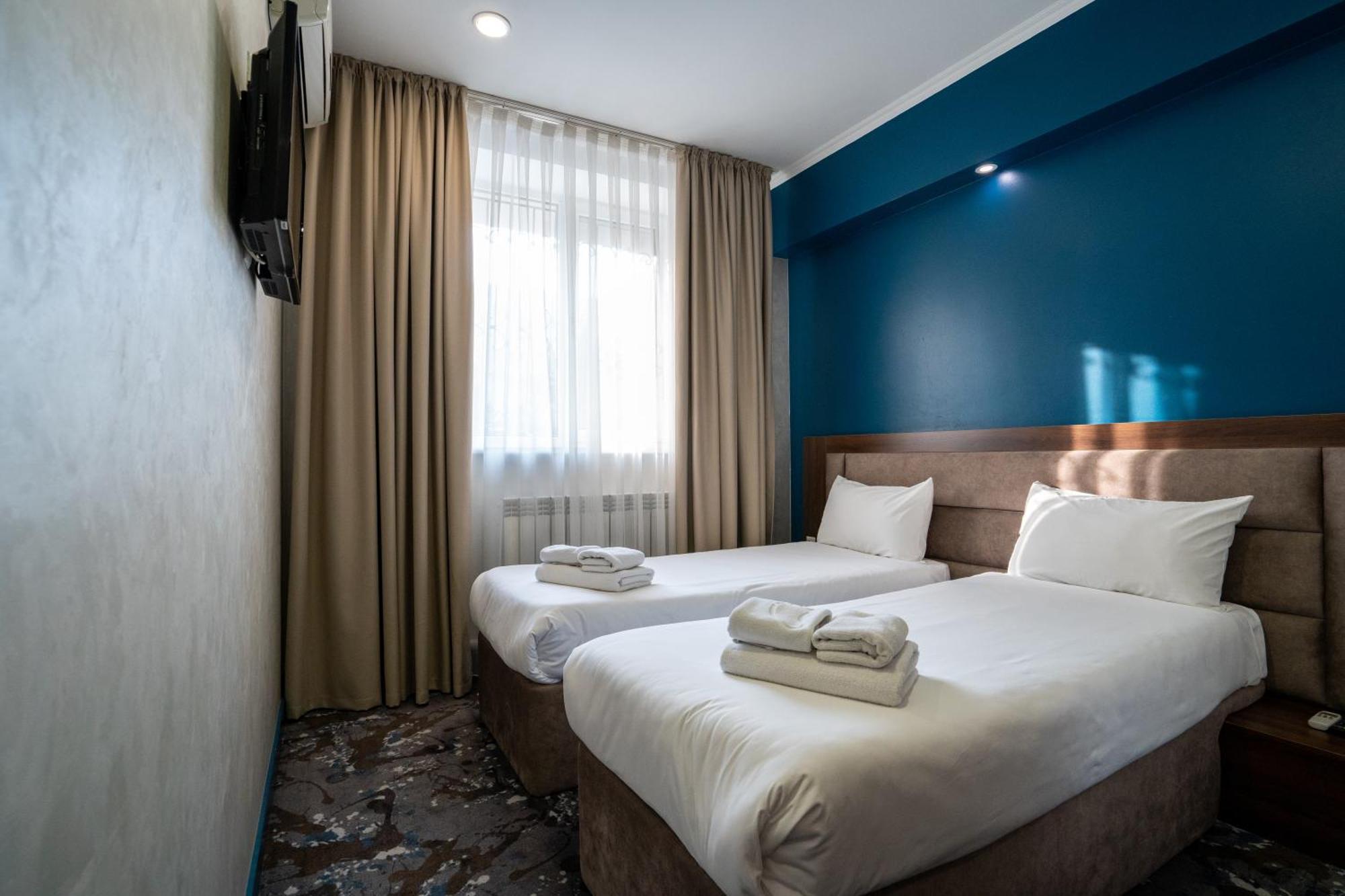 Hotel Mildom Express à Almaty Extérieur photo