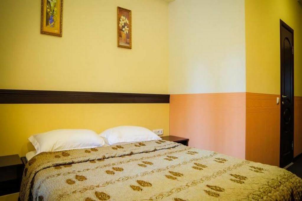 Hotel Mildom Express à Almaty Extérieur photo